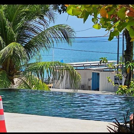 By The Sea Batu Ferringhi Beach Front Apartment Suite Buitenkant foto